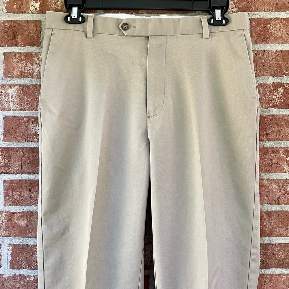 Roundtree & Yorke Classic Fit men’s khaki pants 32x30 flat front